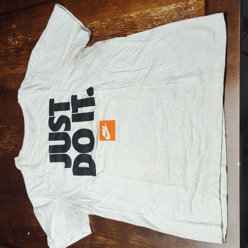 Used Nike T-shirt size Small